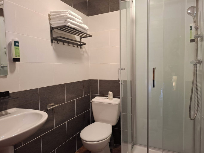 Bathroom 3, RELAIS LES 200 BORNES, Nièvre