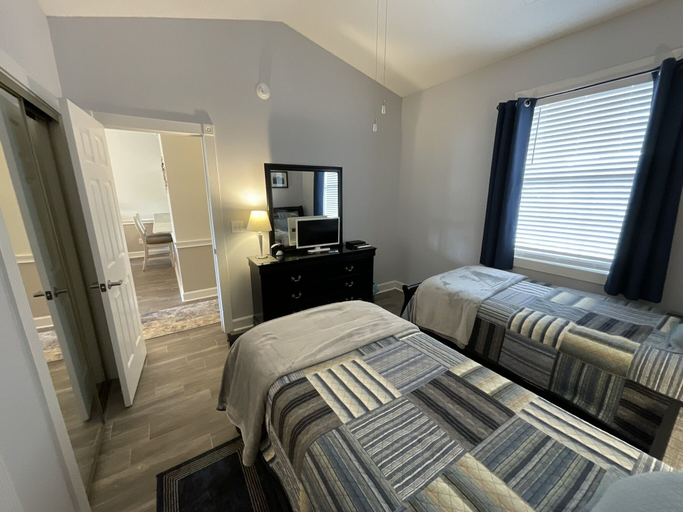 Room 4, 4737 Wild Iris Drive Magnolia Place 2 Bedroom Condo by RedAwning, Horry
