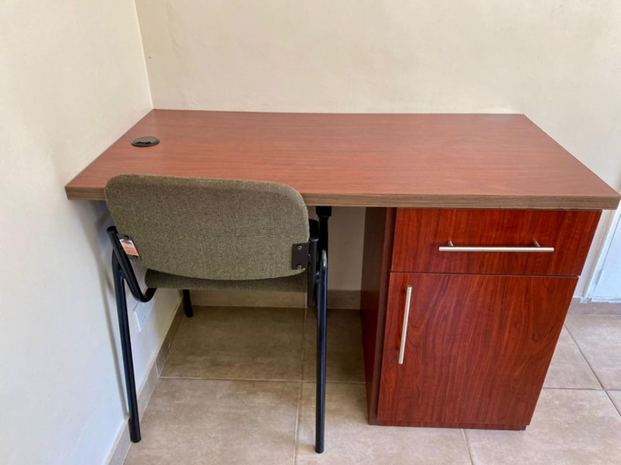 Room 5, Poolside Executive Suite Near Airport - 2322, Harare