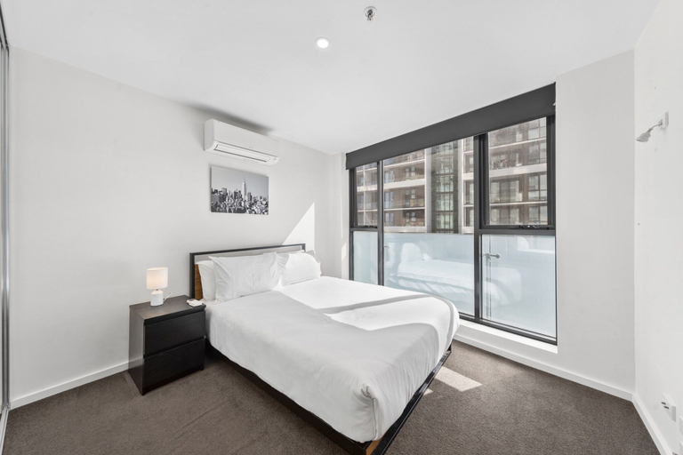Room, Bright 2-bed Apartment With Scenic Balcony, Canberra