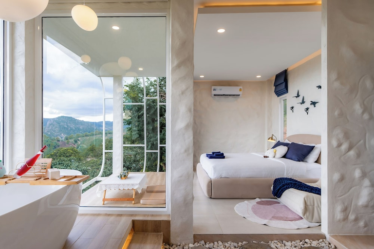Bedroom 2, Make me see cloud, Mae Suai