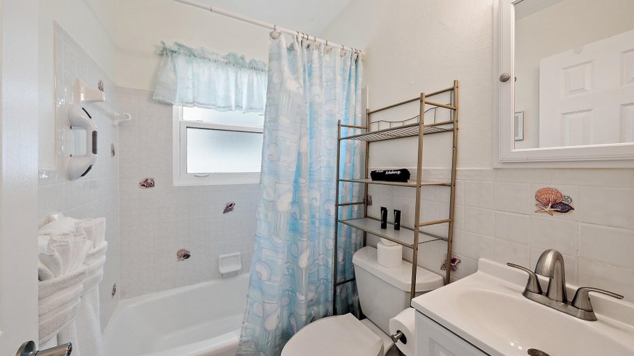 Bathroom 2, Siesta Treasure #4 2 Bedroom Condo, Sarasota