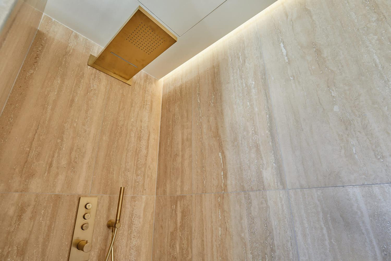 Bathroom 5, Penthouse with view of the Eiffel Tower-Faubourg, Paris