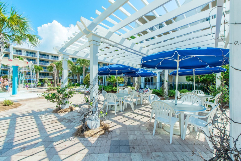 Food & Drinks, Waterscape 425-a, Okaloosa