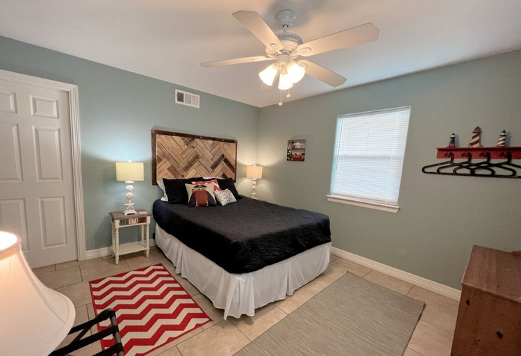 Room 4, Abby Sands Castle 2 Bedroom Home by RedAwning, Galveston