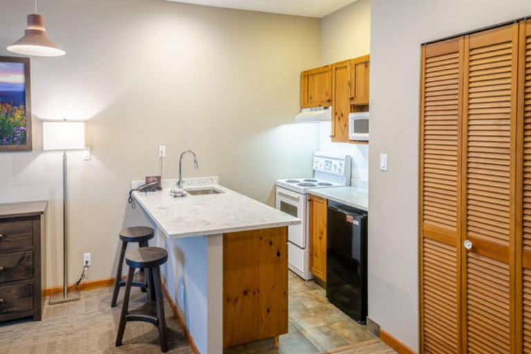 Private kitchen 4, Cahilty Lodge, Thompson-Nicola