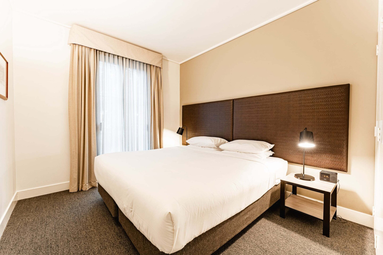 Room 4, Chic 1-bed in East Melbourne With Gym & Pool, Melbourne