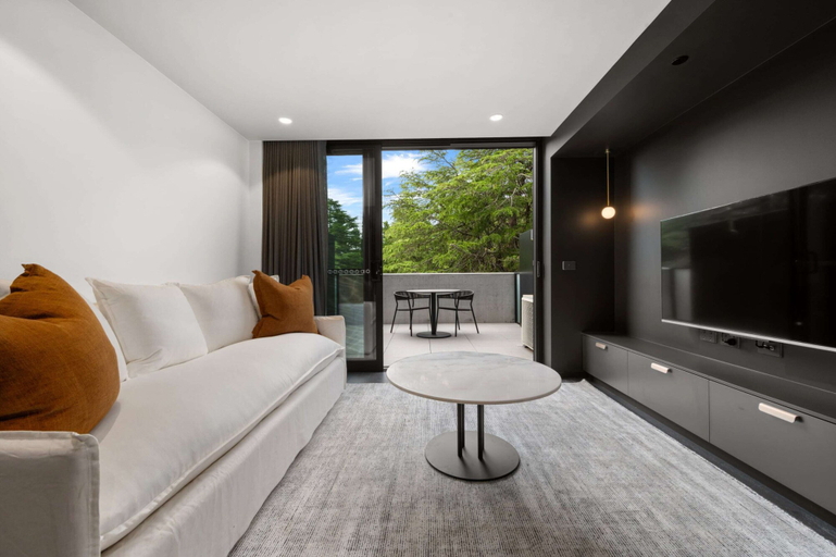 Primary image, Modern Braddon Studio With Parking, Canberra