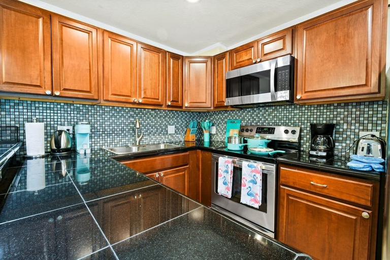 Room 2, NEW Home w Guest Suite Pool Near PGA Beach, Palm Beach