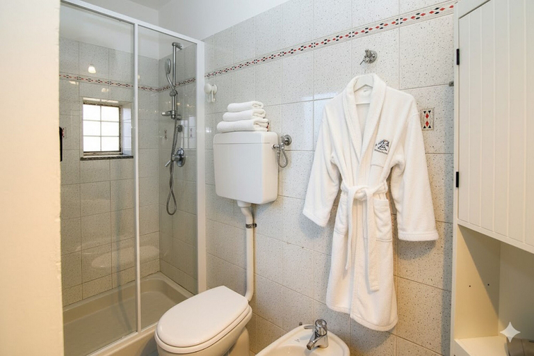Bathroom, Casa Baia Salata 2, Imperia