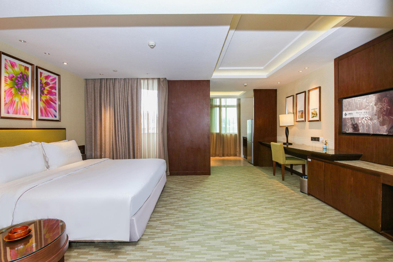 Bedroom 2, New Regent Hotel, Huizhou