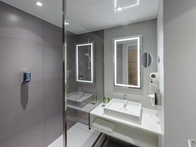 Bathroom 5, Novotel Koeln City, Köln