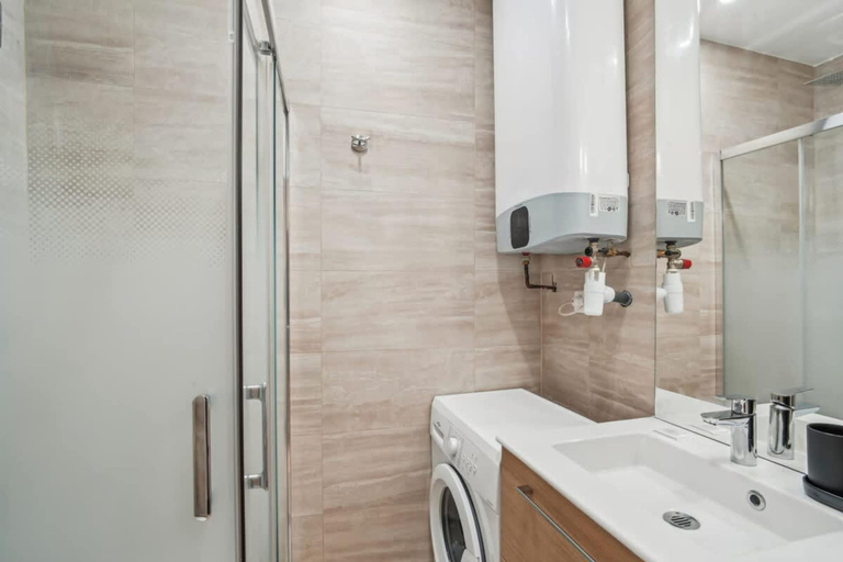 Bathroom 5, l Gant apt -1bdr 2p-paris Expo, Paris
