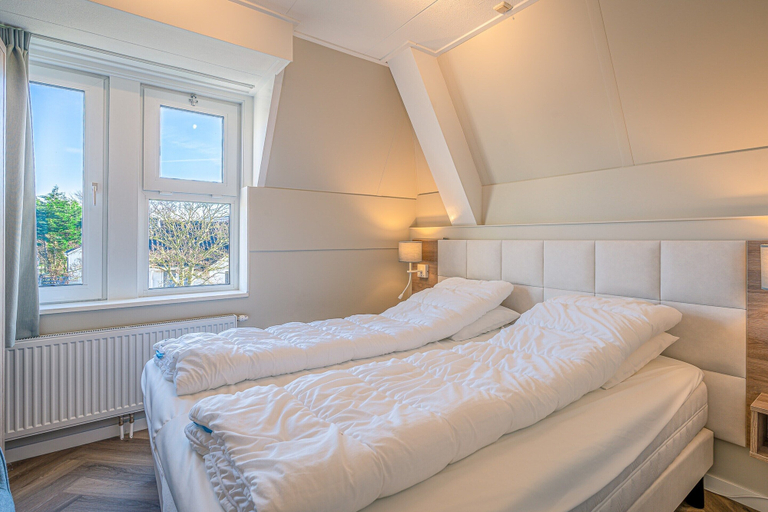 Room 5, Nice pet-friendly apartment near the center of De Koog, Texel