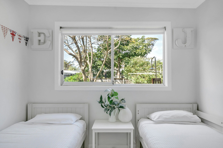 Room 5, Cosy Getaway With Fireplace and Spacious Backyard, Eurobodalla
