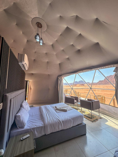 Bedroom 2, Rum Legend luxury camp, Quaira