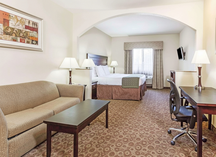 Bedroom 3, GRANDER INN & SUITES by IHG, Smith