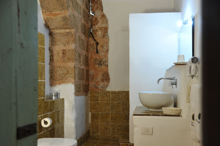 Bathroom 5, Masseria Cristo, Lecce