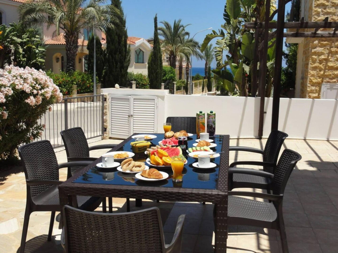 Room 4, Artemis Villa in Protaras 100m From the Sea