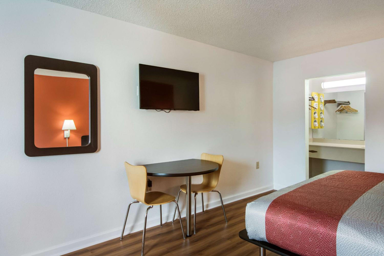 Bedroom 2, Motel6 Warner Robins, GA, Houston