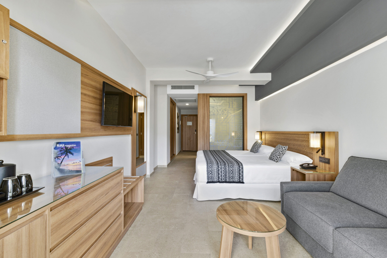 Bedroom 3, Hotel Riu Palace Santa Maria - All Inclusive