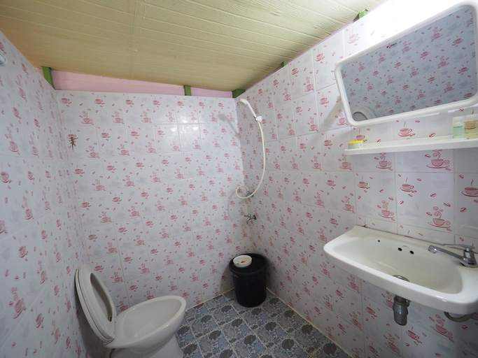Bathroom 3, Pattama Resorts Khiri Wong, Lan Saka