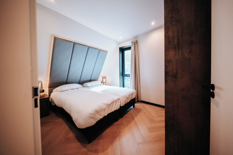 Room 2, Beautiful Holiday Home in Waarland, Harenkarspel