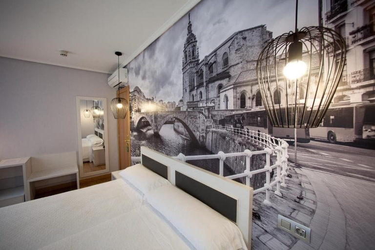 Bedroom 3, Silken Sirimiri, Vizcaya