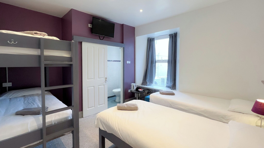 Bedroom 2, Town Lodge, Cornwall