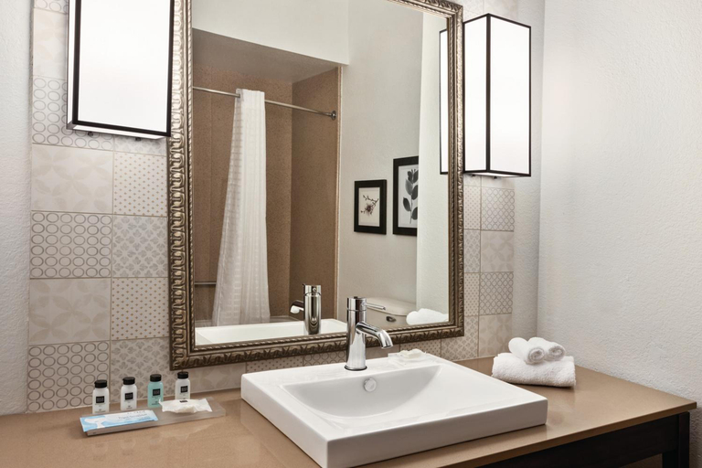 Bathroom 4, Country Inn & Suites by Radisson, Byram/Jackson South, MS, Hinds