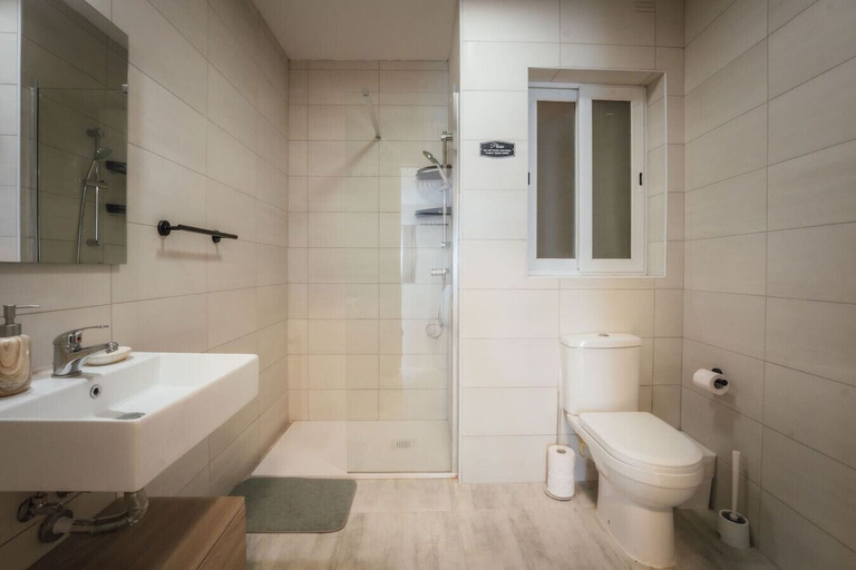 Room 4, Gozo Haven Stylish Escape This Spacious 3-bed