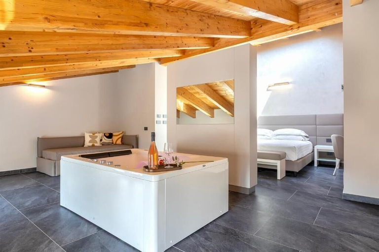 Room 4, MESBEGLIA LUXURY ROOMS, Sassari