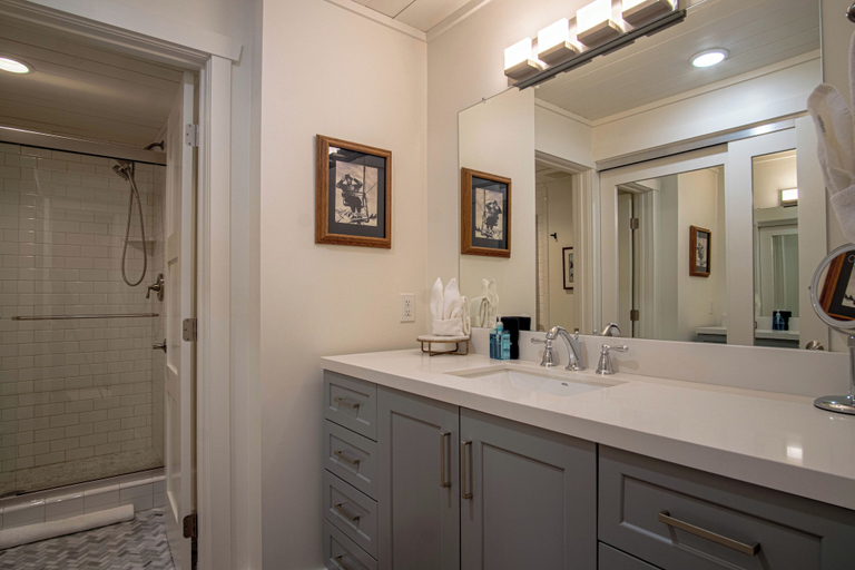 Bathroom 3, Atelier Alpine - Modern 2BD Condo W/baldy Views, Blaine