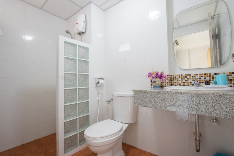 Bathroom 3, JR Mansion, Suan Luang