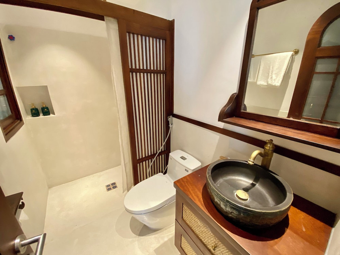 Bathroom 2, The Quarter Apartment, Ba Đình