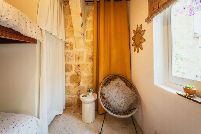 Room 5, Traditional 500 year old Gozitan Townhouse