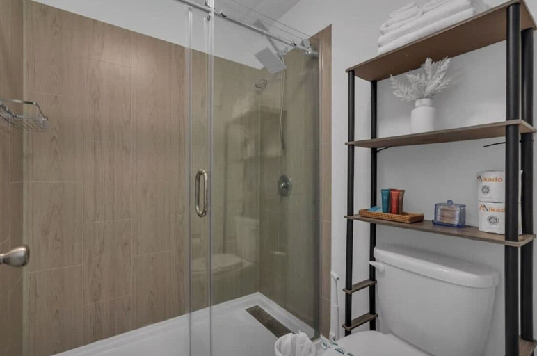 Bathroom 3, The Irlo, Osceola