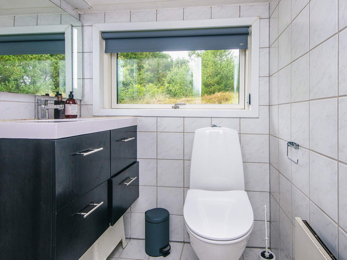 Bathroom, 4 Star Holiday Home in Blavand, Varde