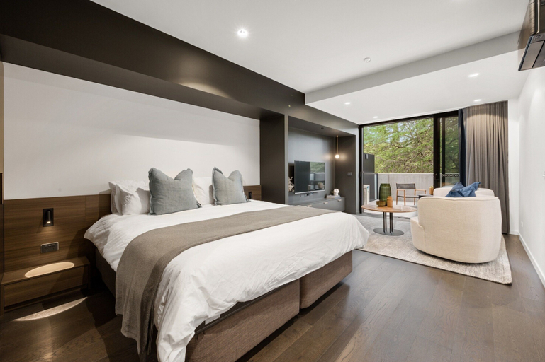 Bedroom 5, Braddon Studio With Parking & BBQ, Canberra