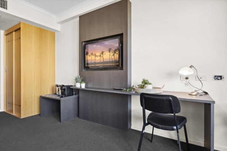 Interior 2, Bright Studio With Pool Access in Parramatta, Sydney