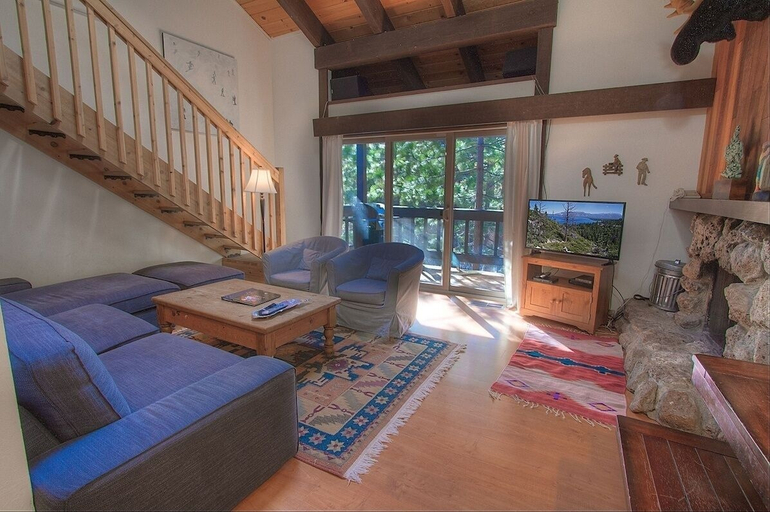 Primary image, Alpine Getaway 3 Bedroom Home by RedAwning, Placer