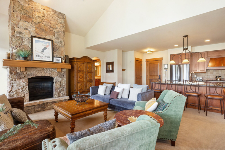 Living area 4, 3br Ski-in/ski-out~on Mountain~lone Eagle 3053 3 Bedroom Condo by RedAwning, Summit