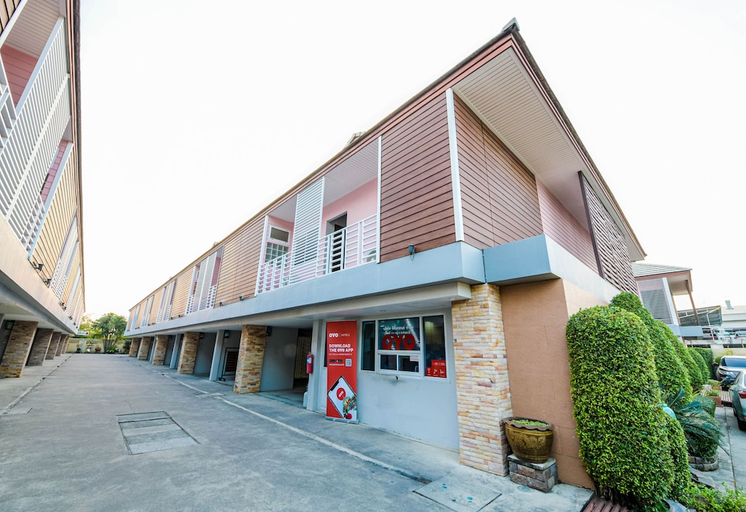 Exterior 3, Bangsean Hotel, Muang Chon Buri