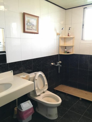 Bathroom 3, Manor, Taichung