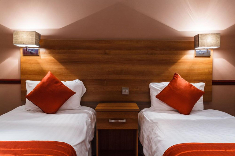Bedroom 2, Griffin Inn, Cornwall