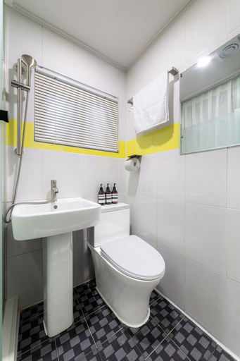 Bathroom 5, ZIYOLK MYEONGDONG, Jung