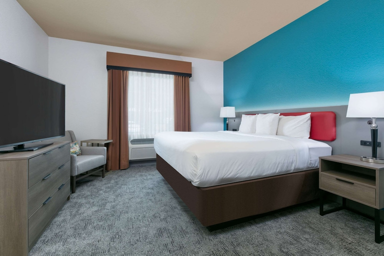 Bedroom 3, Comfort Suites Arlington - Entertainment District, Arlington