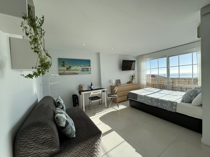 Room 3, Peaceful Studio Apartment With Amazing Views, Málaga