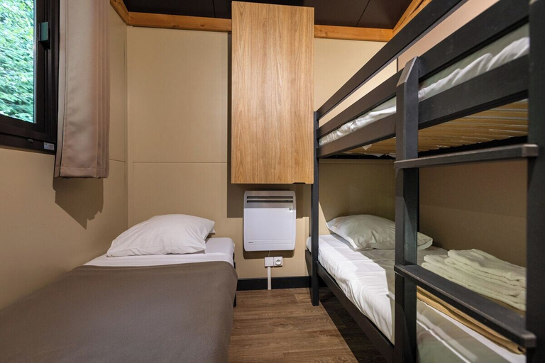 Bedroom 3, Huttopia Wattwiller, Haut-Rhin