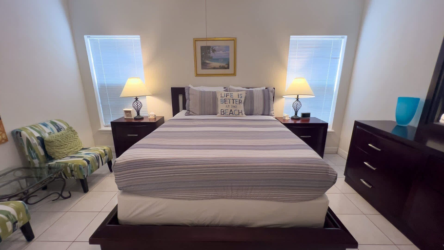 Room 2, Sea Dancer #1 1 Bedroom Condo by RedAwning, Cameron
